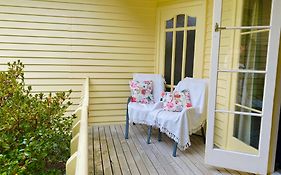 59 Chaucer Apartment